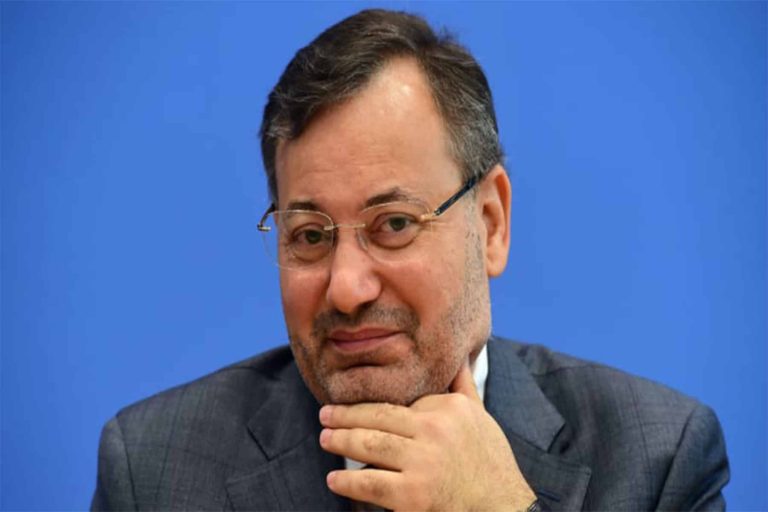 الإعلامي أحمد منصور watanserb.com