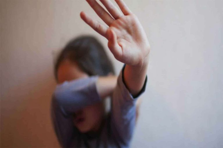 طفلة مغربية تفقد الوعي watanserb.com