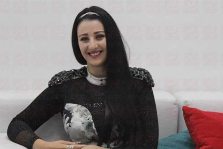 فستان صافيناز الشفاف يسبب ازمة داخل ام بي سي فستان صافيناز الشفاف watanserb.com