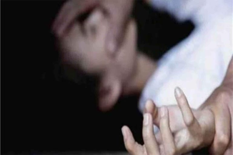 سائق مصري يغتصب سورية مع صديقه بعد اختطافها سائق مصري يغتصب سورية watanserb.com