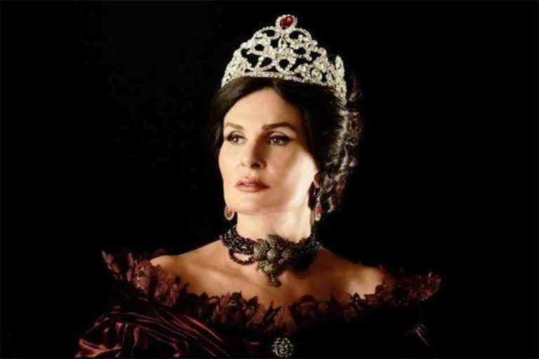 الممثلة يسرا watanserb.com