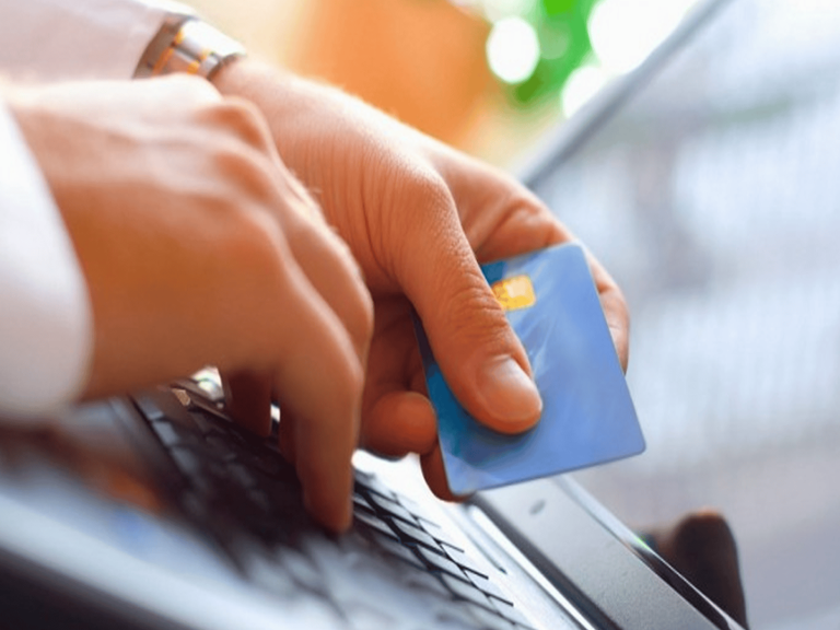 تعرض الإماراتيين للاحتيال watanserb.com