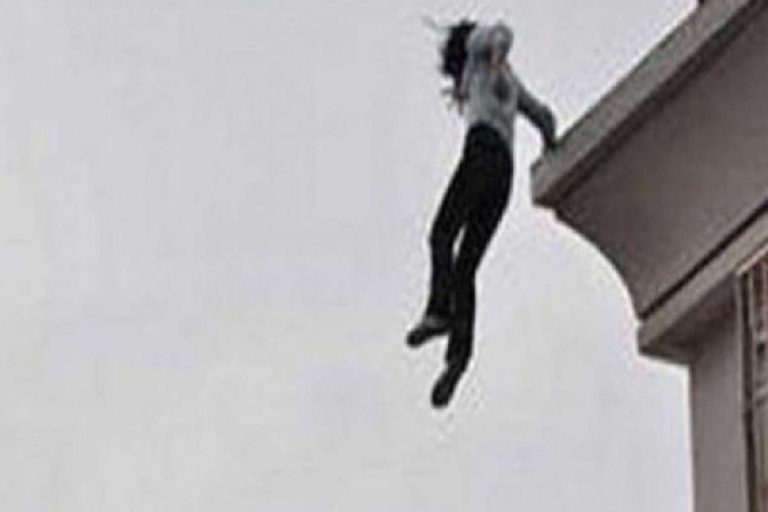 انتحرت بسبب الافلام الاباحية watanserb.com