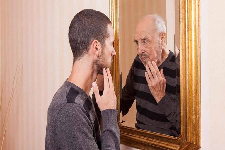 بلوغ الأشخاص الأربعين watanserb.com