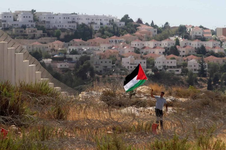 الأراضي الفلسطينية watanserb.com