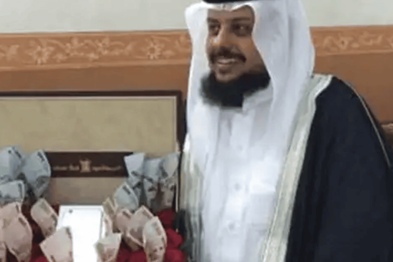 مفاجأة غير متوقعة من سعودية لزوجها ليلة زفافه بأخرى محمد الحمداني وهدية زفافه watanserb.com