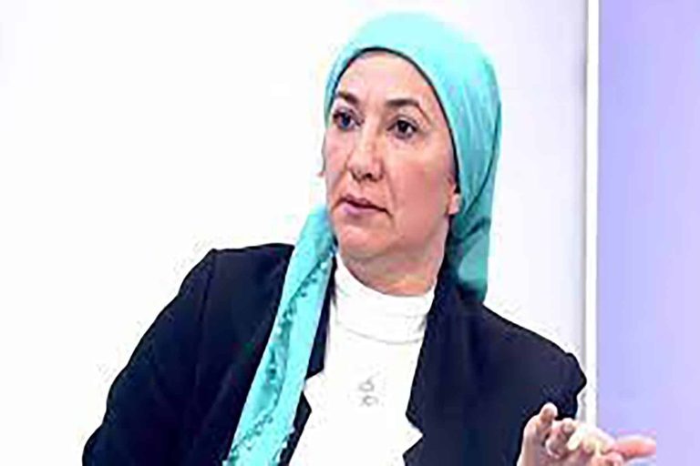 عضوة التمرد السابقة watanserb.com