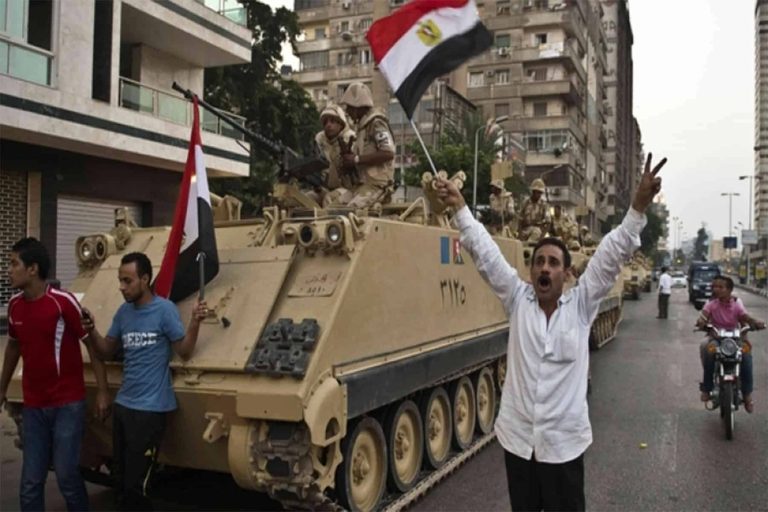 الإنقلاب العسكري في مصر watanserb.com