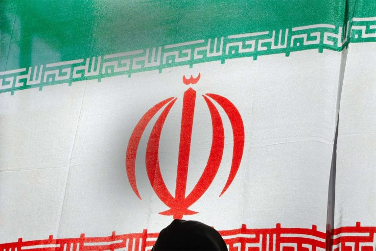 محاكمة سعوديين بتهمة التحرش بمراهقين إيرانيين التحرش بمراهقين إيرانيين watanserb.com