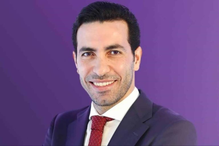 اللاعب المصري الشهير محمد أبو تريكة watanserb.com