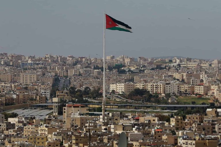 ممنوع الكلام نهائيا.. الأردن تستجوب نائبا بتهمة الإساءة لـ(اسرائيل) استجواب نائبا في الاردن watanserb.com
