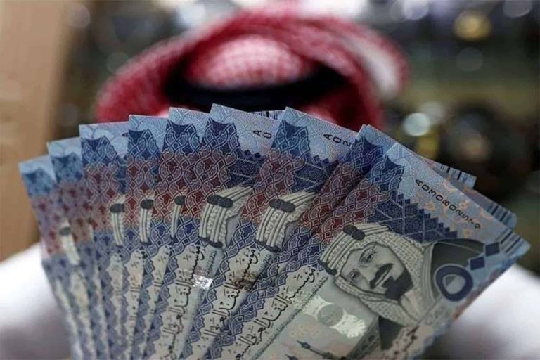 شاب يحرق الاف الريالات watanserb.com