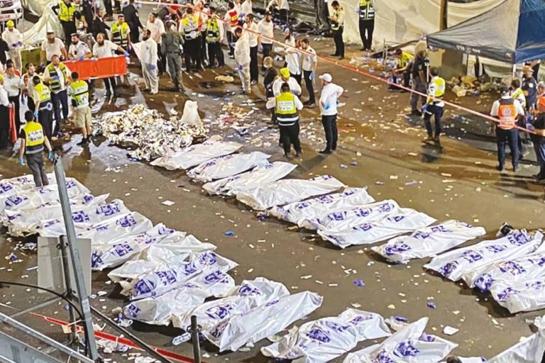 الغارديان: هذه الأسباب الـ 6 أسباب وراء حادث التدافع في منى وتساؤلات حول أهلية السعودية في تنظيم الحج حادث التدافع watanserb.com