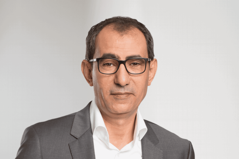 يسري فودة watanserb.com