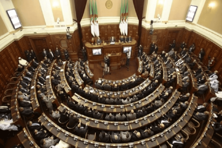 مصارعة بمجلس النواب الجزائري watanserb.com