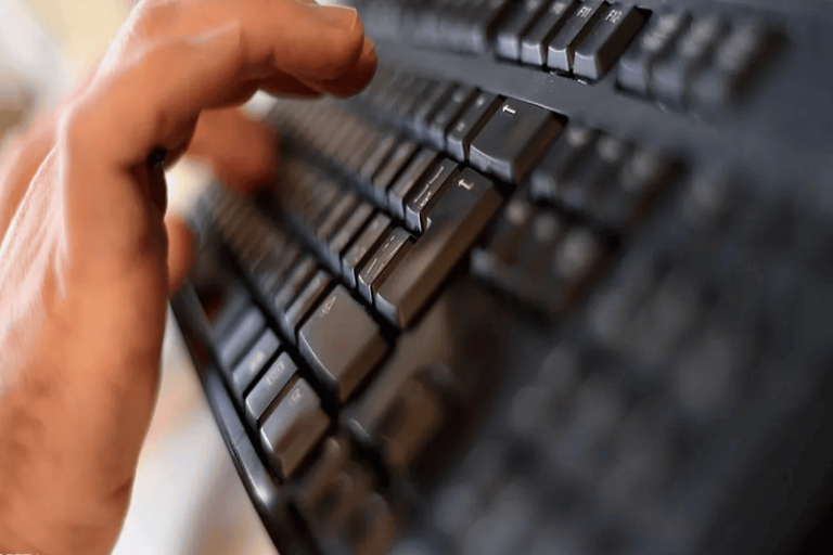 من جديد .. بيانات ملايين من زوار المواقع الاباحية بيد مخترقين عبر هذا الاعلان الخبيث زوار المواقع الاباحية watanserb.com