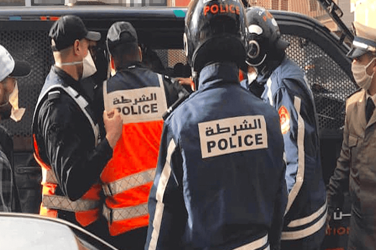 شرطيان يقتلان شاباً watanserb.com