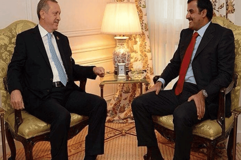 اردوغان يغرّد على “تويتر” بثلاث لغات: “شكراً قطر” أردوغان وأمير قطر watanserb.com