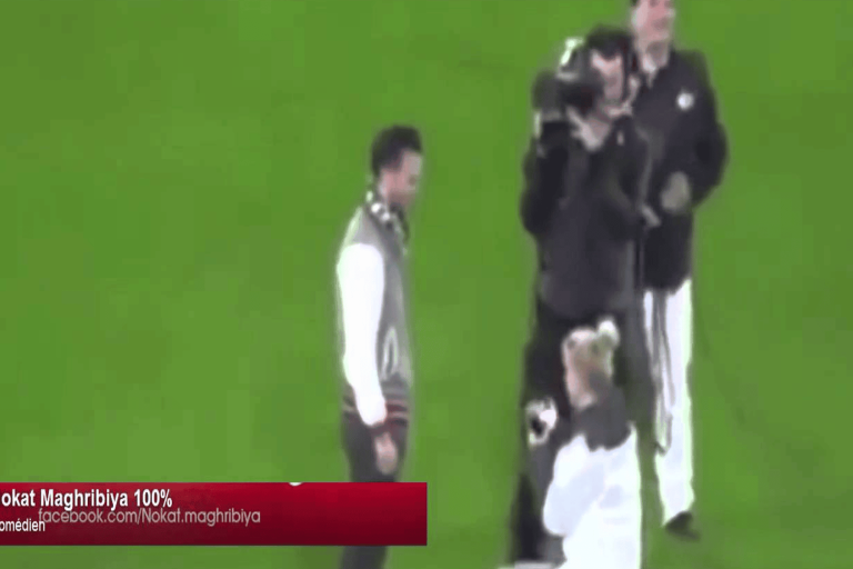 فتاة تتقدم لشاب بالزواج في مبارة ريال مدريد ولكنه يفر هاربًا فتاة تتقدم لشاب بالزواج watanserb.com