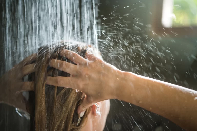 هل انت ممن يستحمون يوميا.. اليك هذا الخبر الاستحمام اليومي غير مفيد صحيا watanserb.com