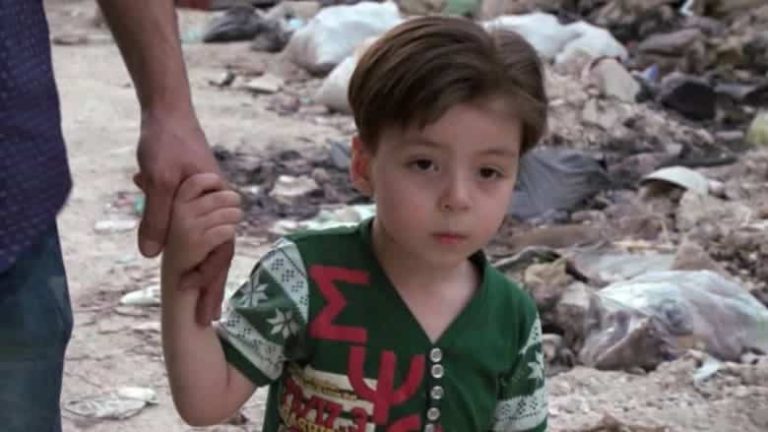مذيعة “CNN” تبكي على الهواء بسبب صورة عمران والعرب في سباتهم يعمهون “فيديو” الطفل السوري عمران