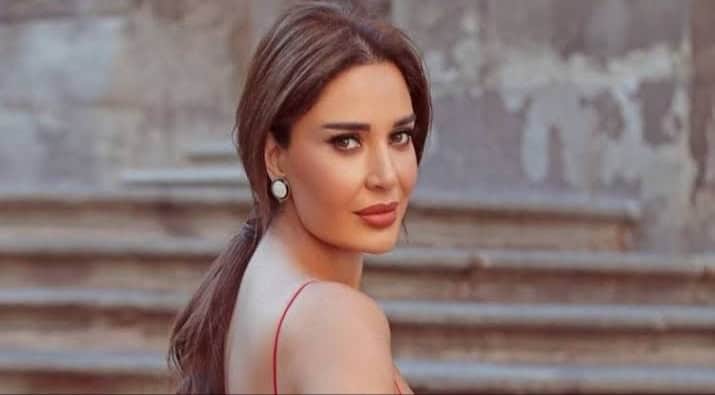 وصلة رقص بعفوية مطلقة لـ”سيرين عبد النور” سيرين عبد النور