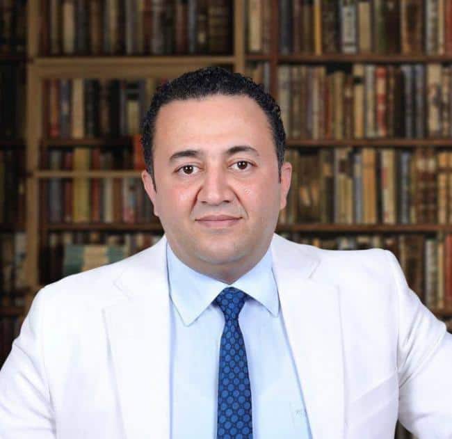 عمرو عبدالهادي: لهذا يجب على الاوروبيين “اعادة صنع تماثيل العذراء مريم بلا حجاب” عمرو عبدالهادي