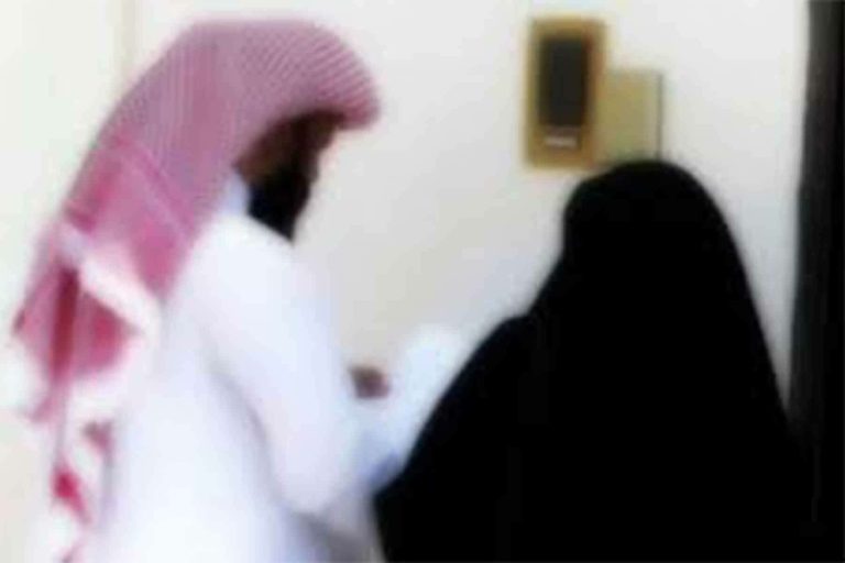 تصرف رجل أعمال سعودي مع زوجته الهندية watanserb.com