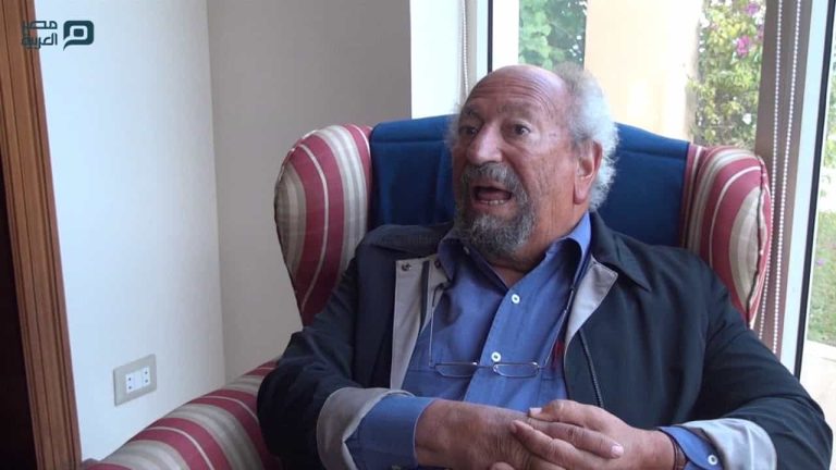 أحمد أويحيى يكشف ما دار بينه وبين الملك محمد السادس خلال المصافحة الشهيرة أحمد أويحيى يكشف ما دار بينه وبين الملك محمد السادس
