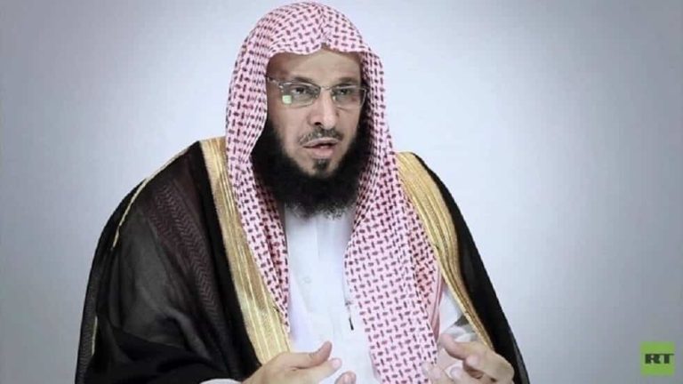 مسؤول بالخارجية القطرية يعلق على “أكاذيب” عائض القرني: “لا تنتظروا من سارق الكتب الصدق” عائض القرني watanserb.com