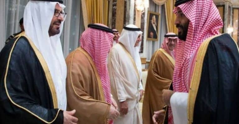 معتقلو الريتز كارلتون يشعرون بالإذلال ويتربصون بابن سلمان.. صنع لنفسه تكتلاً من الأعداء الأقوياء له داخل الأسرة الحاكمة محمد بن سلمان watanserb.com
