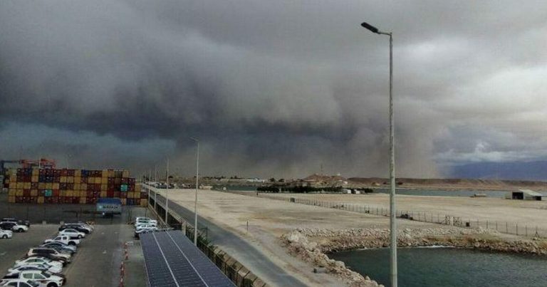 ما الذي حدث بأكبر موانئ عُمان جراء إعصار "ميكونو" watanserb.com