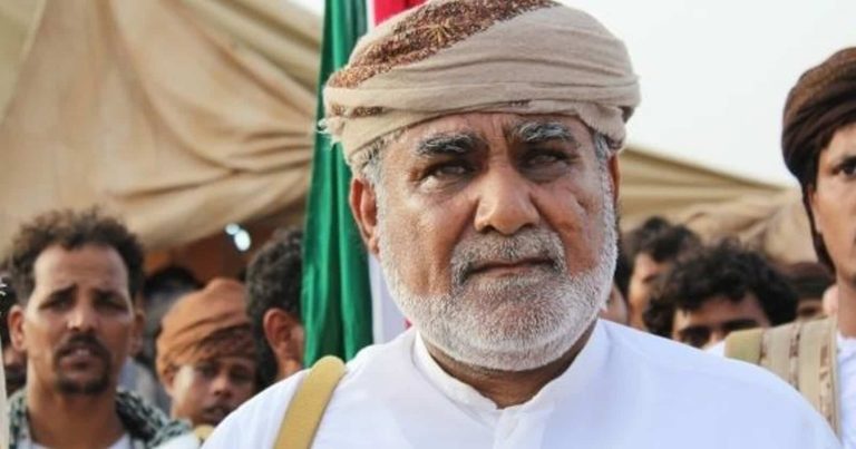 وكيل المهرة يتهم المحافظ والقوات السعودية بتهريب المخدرات.. قريبا سيتحولون من الدبابة إلى الطائرة وكيل المهرة يتهم المحافظ والقوات السعودية بتهريب المخدرات.. watanserb.com