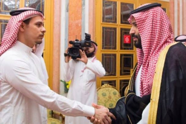 تم إرجاعه من المطار فاتصل “كوشنر” وهدد “ابن سلمان”.. هذه كواليس مغادرة صلاح خاشقجي للسعودية بعد منعه من السفر صلاح خاشقجي وابن سلمان watanserb.com