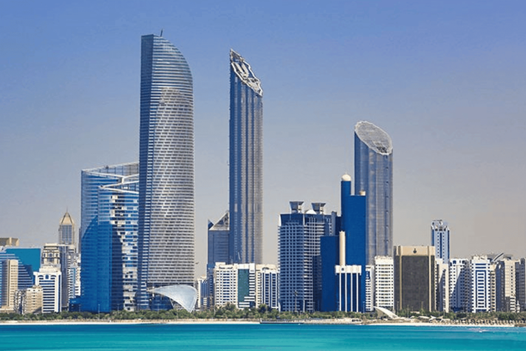 خطوة متعمدة على ما يبدو .. أبو ظبي تنهي خدمات 450 موظفاً عُمانياً ويمنياً وتوقعات بفصل المزيد لأسباب سياسية! أبو ظبي والموظفين watanserb.com