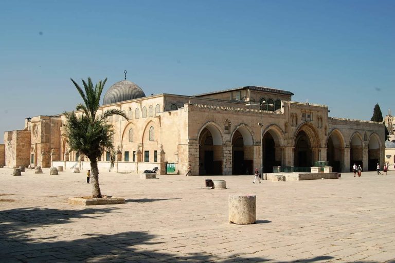 آل مبارك ومسجد الأقصى watanserb.com