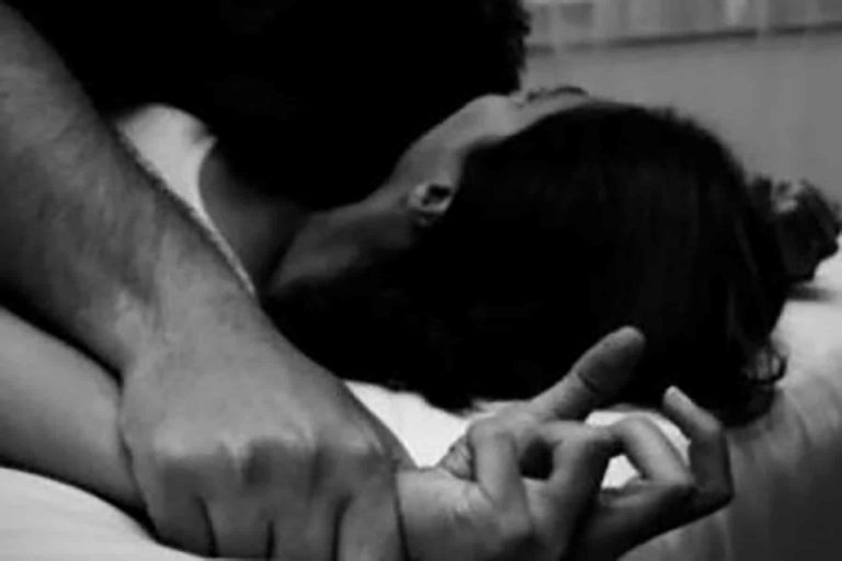 مصرية وممارسة الرذيلة watanserb.com