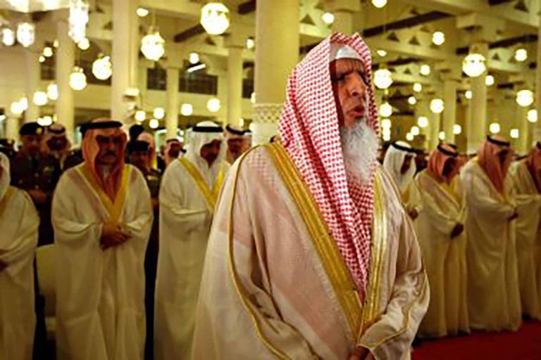 مفتي سوريا يحرف آية في القرآن الكريم ليهاجم السعودية ويطبل للأسد حسون والأسد watanserb.com