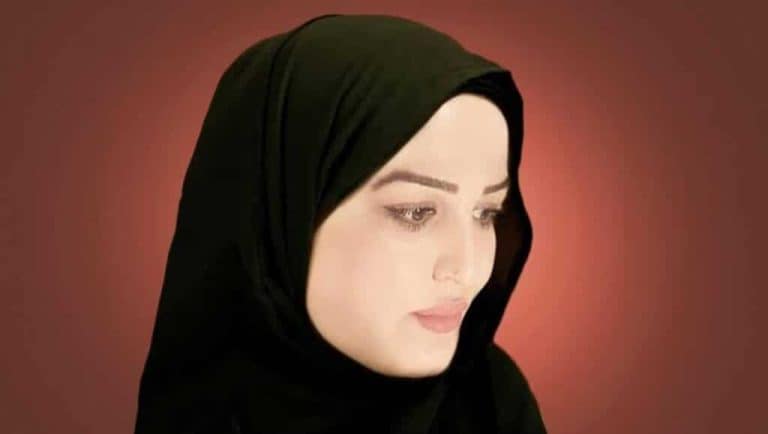الكاتبة السعودية ريم سليمان تكشف تفاصيل صادمة حول هروبها من المملكة.. هذا ما حصل معها على جسر الملك فهد ريم سليمان watanserb.com