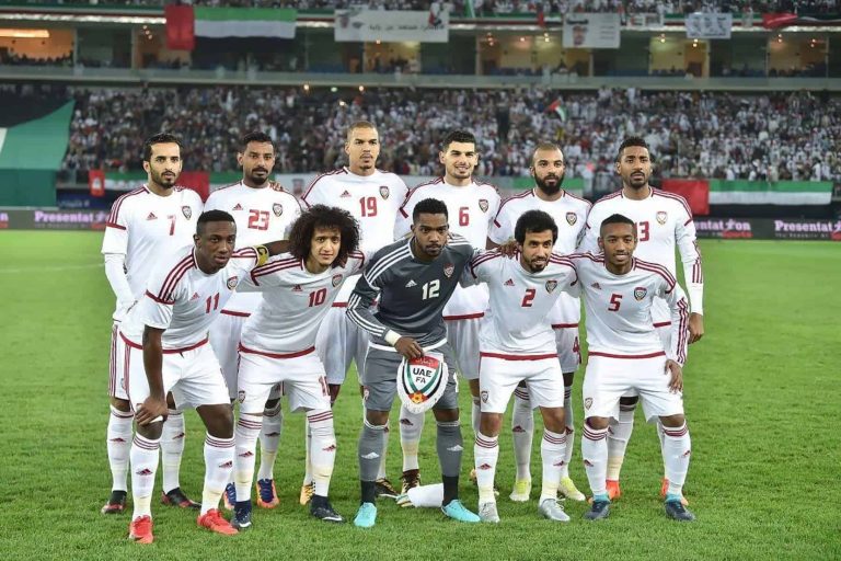 ردّدوا هتافات مسيئة .. جمهور الإمارات ينظّم مسيرة أمام فندق منتخب قطر للتشويش على لاعبي “العنابي” المنتخب-الاماراتي watanserb.com