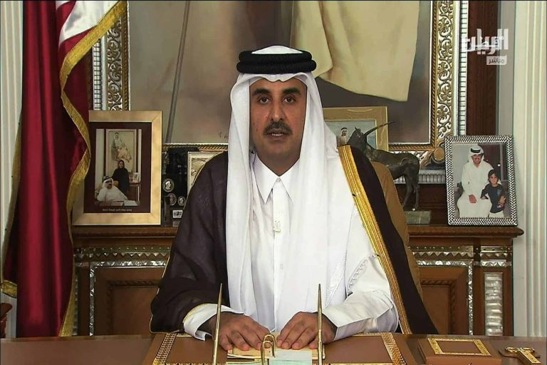 بعلم قطر وعلامة “رابعة”. هكذا احتفل نجل الأمير تميم بفوز “العنابي” الساحق في شوارع الدوحة تميم-بن-حمد watanserb.com