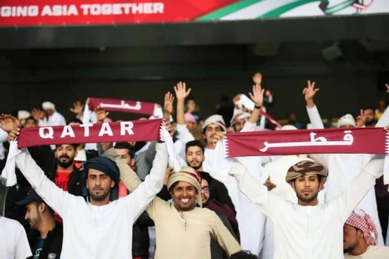 وصفوهم بالخونة و”عيال الكلاب”.. سعوديون يشتمون الجماهير العمانية لتشجيعهم المنتخب القطري جماهير عمان watanserb.com