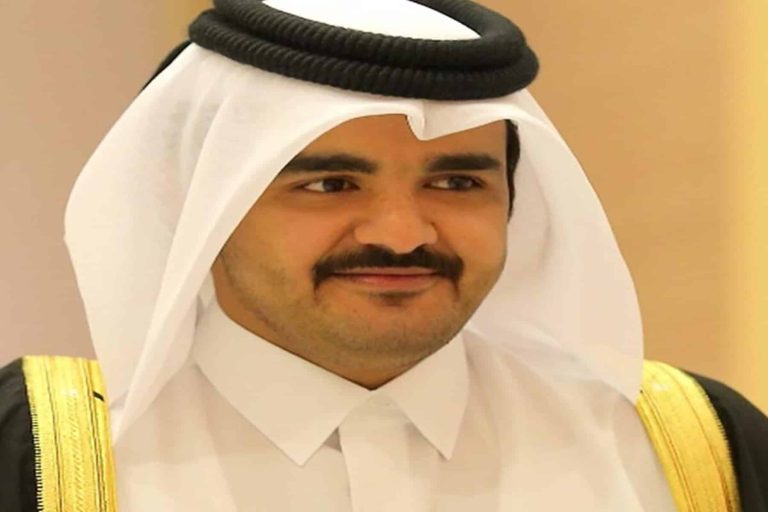 الجمهور العُماني وشقيق الأمير القطري watanserb.com