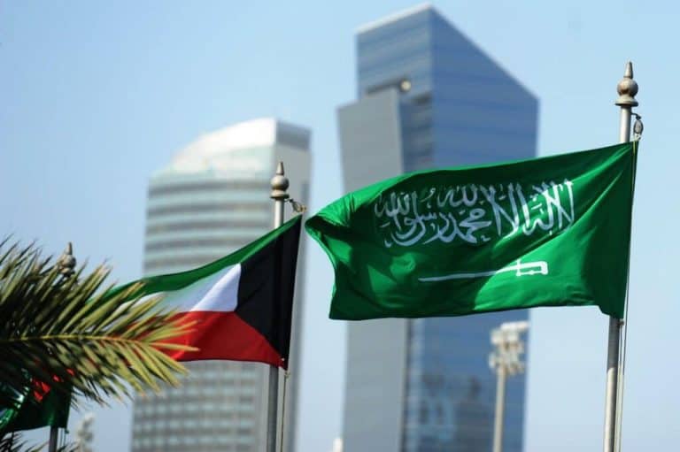 علم الكويت والسعودية watanserb.com