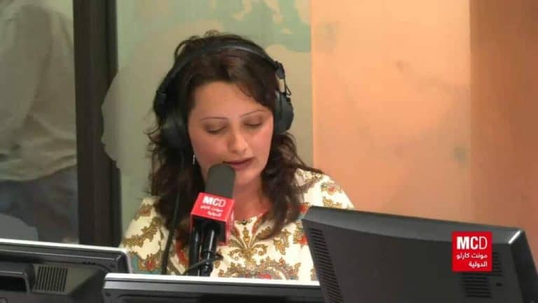 أول مسجد يسمح بالاختلاط والمرأة لها حرية كشف شعرها بالصلاة وتلقي خطبة الجمعة أيضا ايمان الحمود watanserb.com