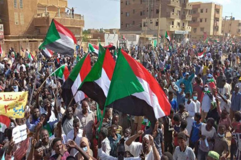 ستراتفور: لا حلول الى أزمة السودان والحل الدموي غير مستبعد أزمة السودان watanserb.com