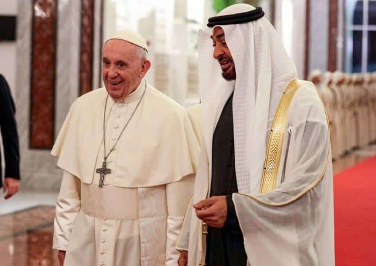 كم مئة مليون دفع “ابن زايد” للبابا فرانسيس؟؟ .. مصدر يكشف الرقم الكبير ابن زايد للبابا فرانسيس watanserb.com