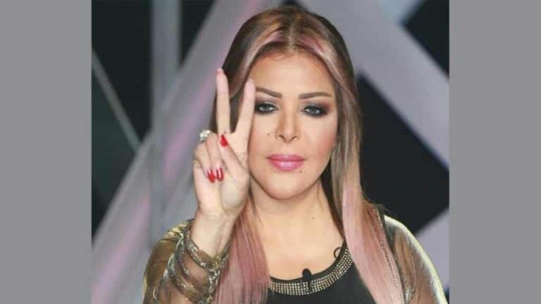 شتمت بوتفليقة وطالبت الجيش بوقف “حمام الدم”.. الفيديو الذي حذفته “فلة الجزائرية” خوفا من الاعتقال الفنانة الجزائرية فلة عبابسة watanserb.com