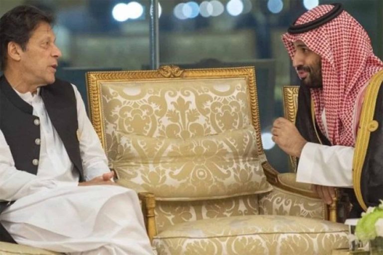 صحيفة عكاظ تصف عمران خان مندوب إيران في باكستان مندوب إيران في باكستان watanserb.com
