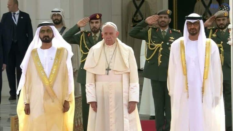 “أهلا وسهلا بك على أرض الإمارات”.. هكذا رحب ابن راشد بـ”أخيه” بابا الفاتيكان محمد بن راشد وبابا الفاتيكان watanserb.com